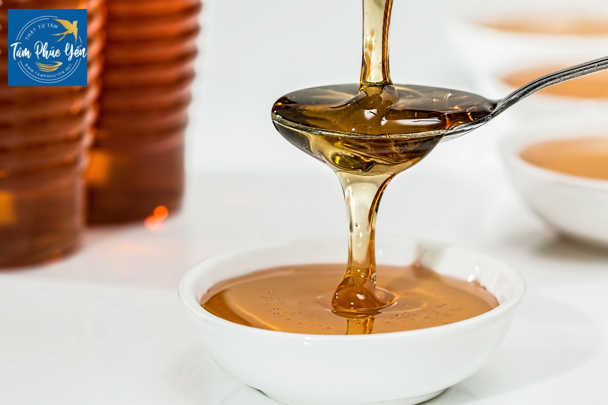 Mật ong rừng Trà Sư có hàm lượng dinh dưỡng rất cao