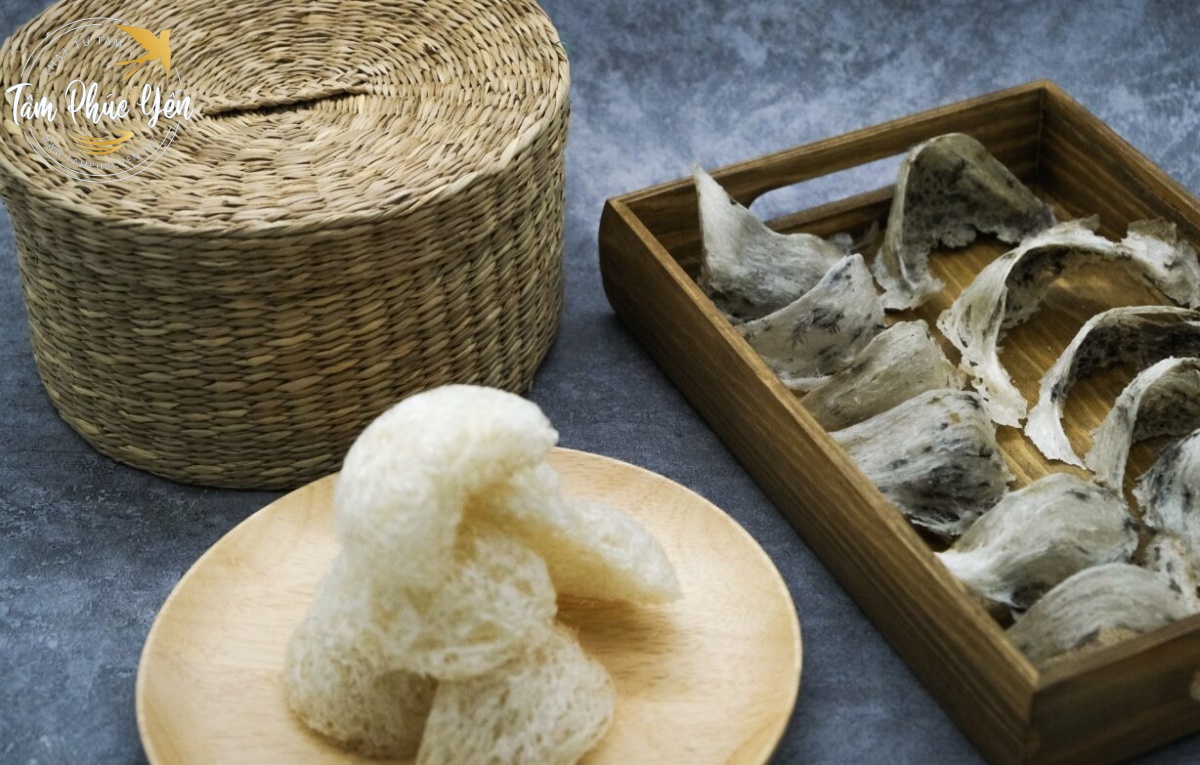Yến sào tinh chế và yến sào thô đều có hàm lượng dinh dưỡng tương đương